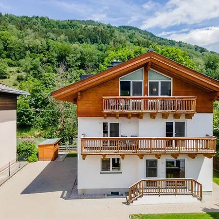 Angelina Holiday home *