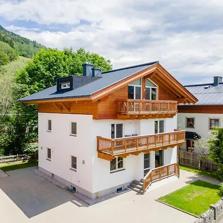 Angelina Holiday home
